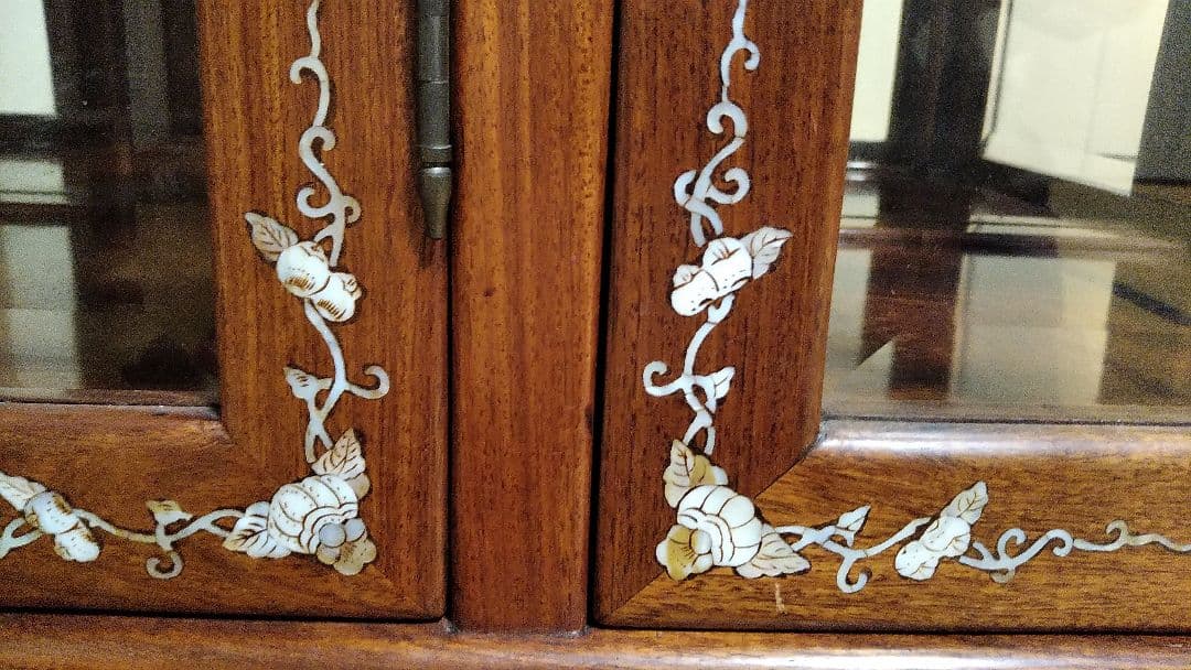 ※龍神※龍爪※最高級家具※幸運を招き入れ掴むクロウ&ボウル最高級木製ガラス3扉