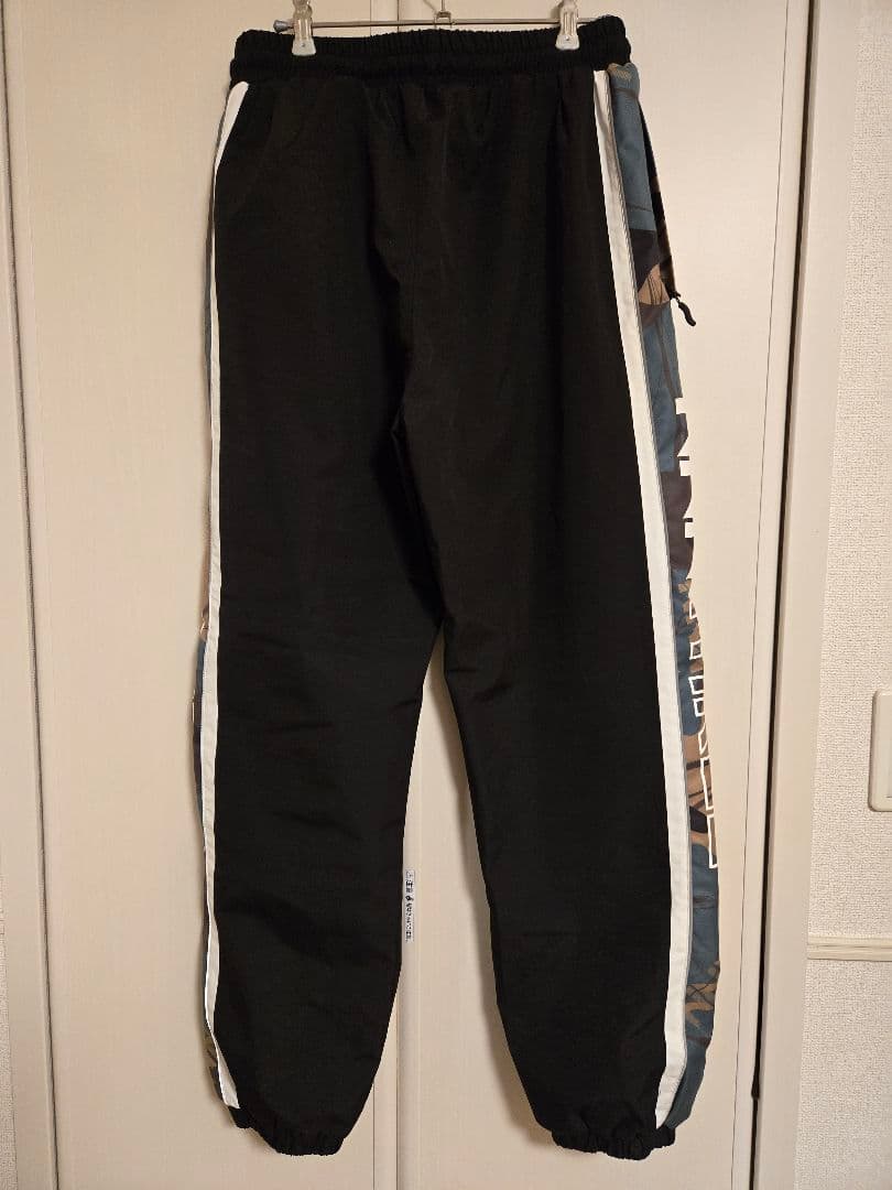 NNNTHREE 迷彩 スノーボード　ウェア　パンツ