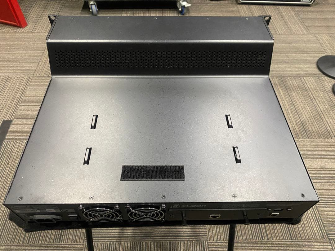 Mackie DL32R デジタルミキサー