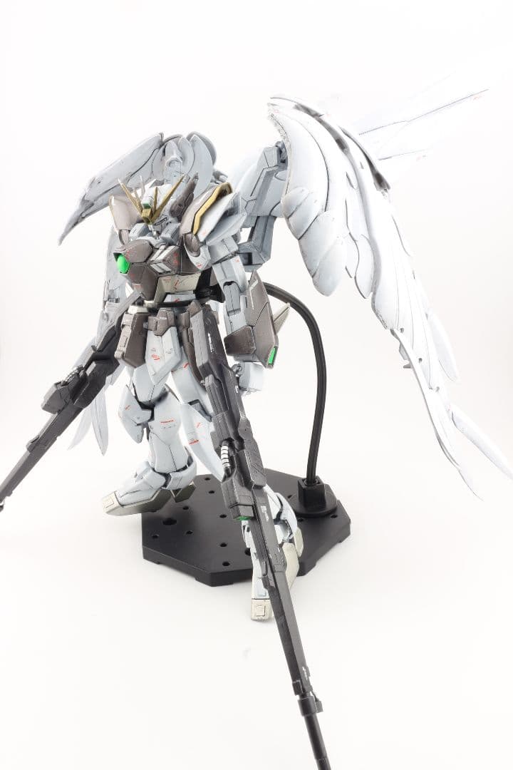 MGウイングガンダムゼロEW塗装済み　完成品