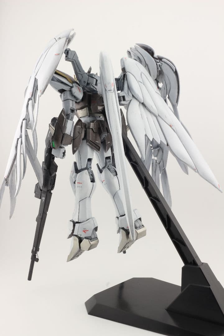 MGウイングガンダムゼロEW塗装済み　完成品
