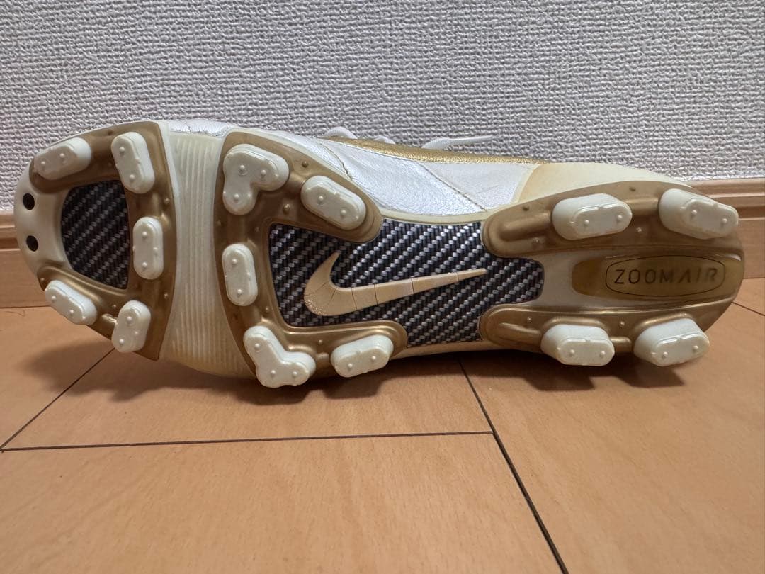 Nike エアレジェンド・スパイク ホワイト/ゴールド