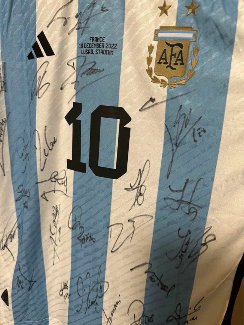 【メッシ直筆サイン入り3枚】 アルゼンチン代表•バルセロナユニフォームおまけ付き