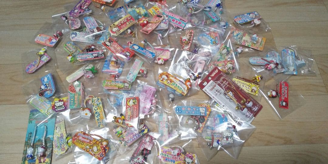 【大量】79個 レアあり ご当地 キティちゃん ストラップ 根付け まとめ売り