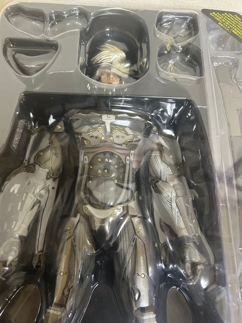 ロボット hot toys LGEAR RISING:REVENGEANCE