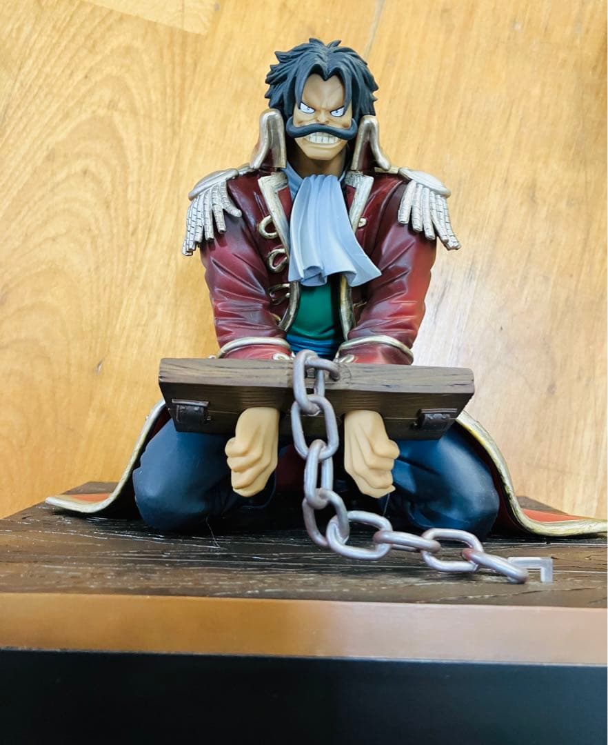 一番くじワンピース ゴールド・D・ロジャーフィギュ