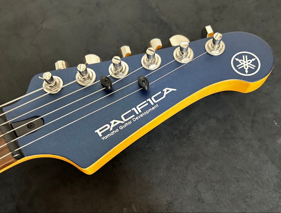 ギター YAMAHA PAC612VIIX