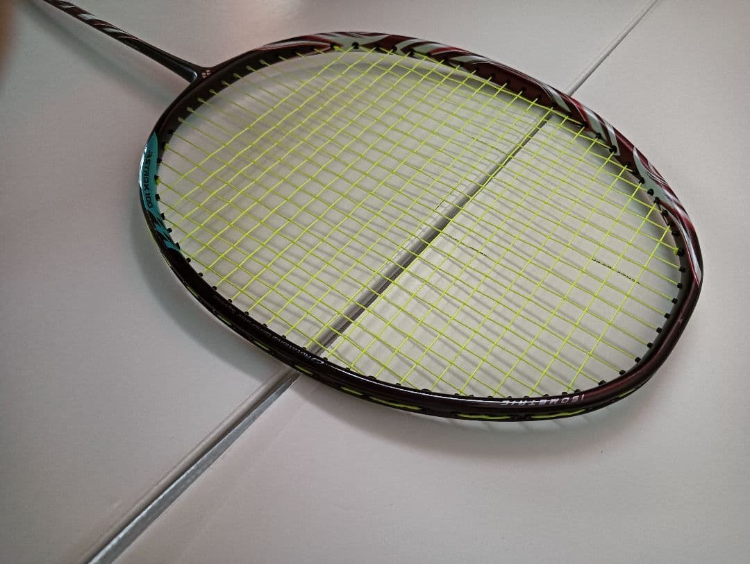ラケット YONEX ASTROX100zz 4ug6