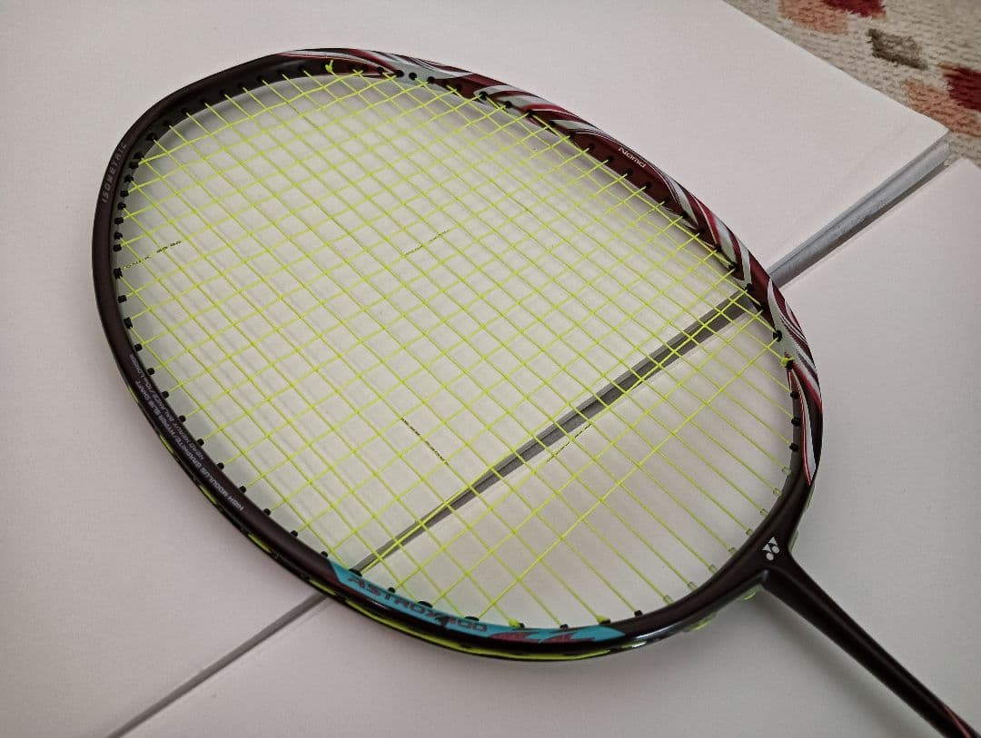 ラケット YONEX ASTROX100zz 4ug6