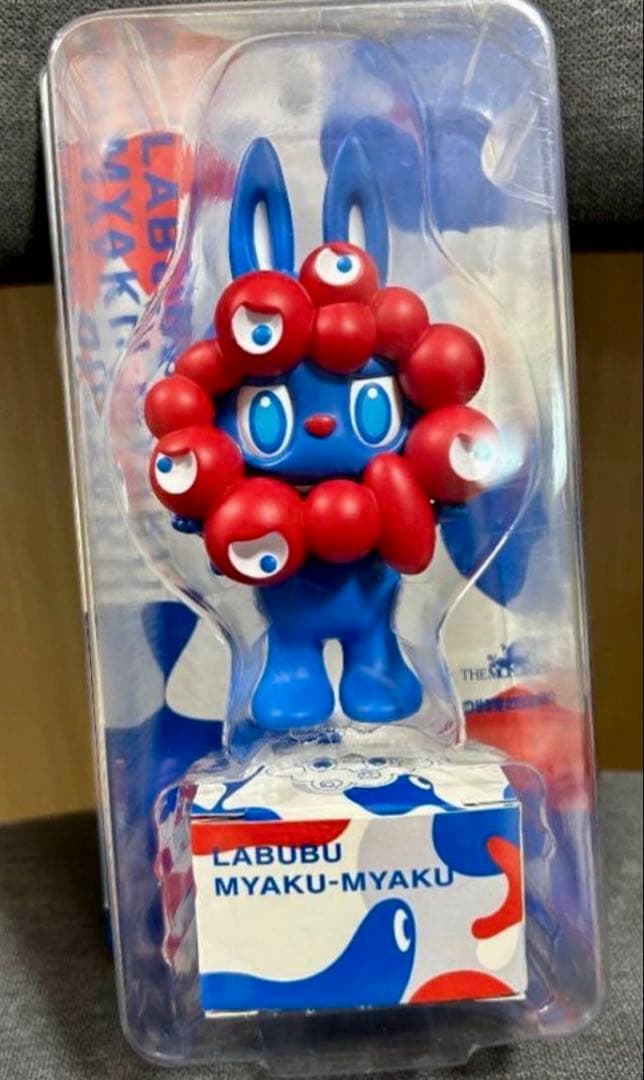 週末値下げ‼︎LABUBU MYAKU-MYAKUストラップ付フィギュア