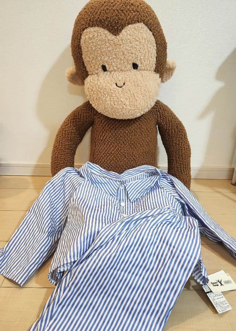 おさるのジョージ　Curious e　特大ぬいぐるみ