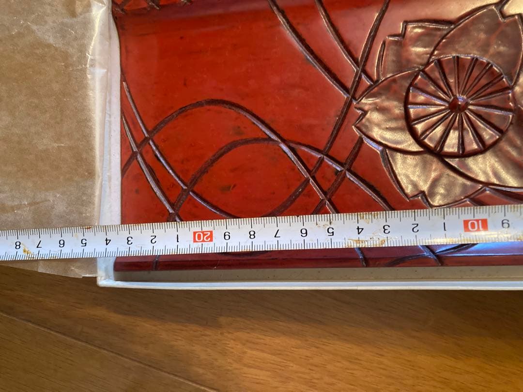 赤い漆器 膳 6枚セット 花彫刻