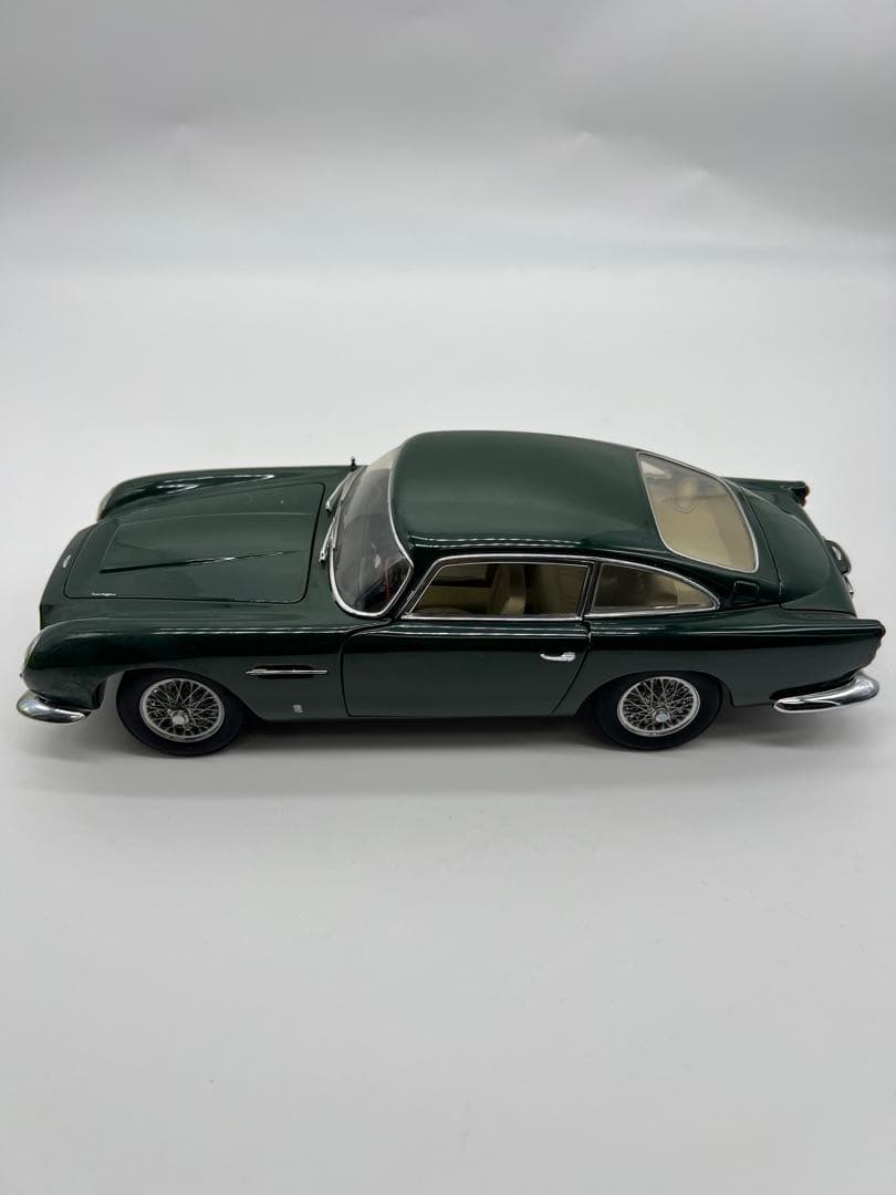 No486ジャンクミニカー1/18箱なしAston Martin DB5