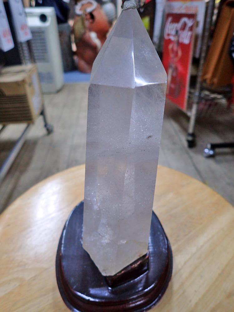 【天然石】水晶六角柱＿クリスタルの置物 (1,516g)
