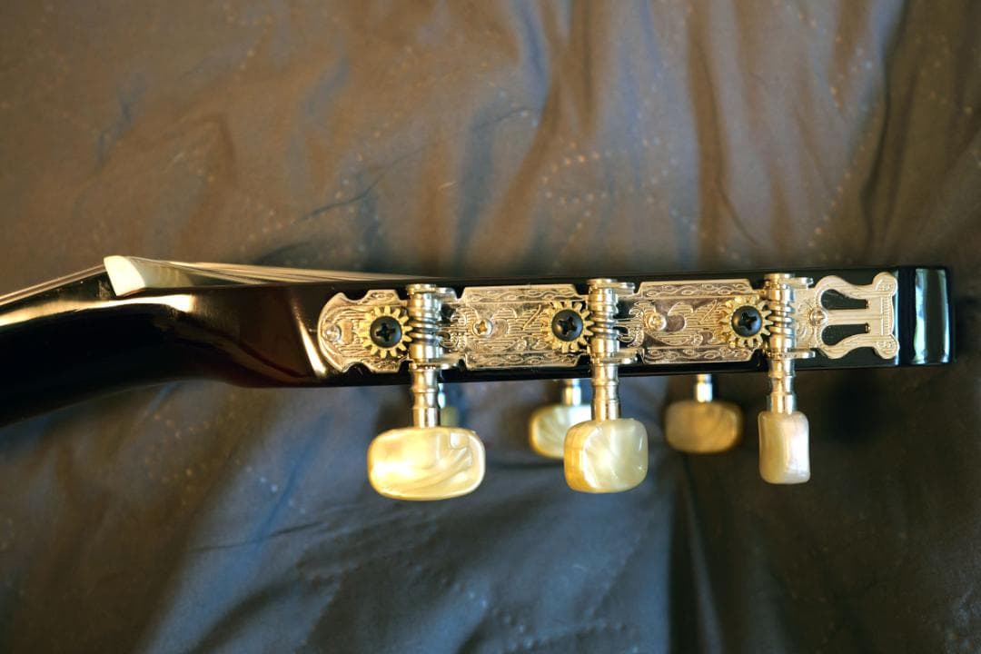 美品　Disney ミッキー　ミニ　クラシックギター DCG-1M