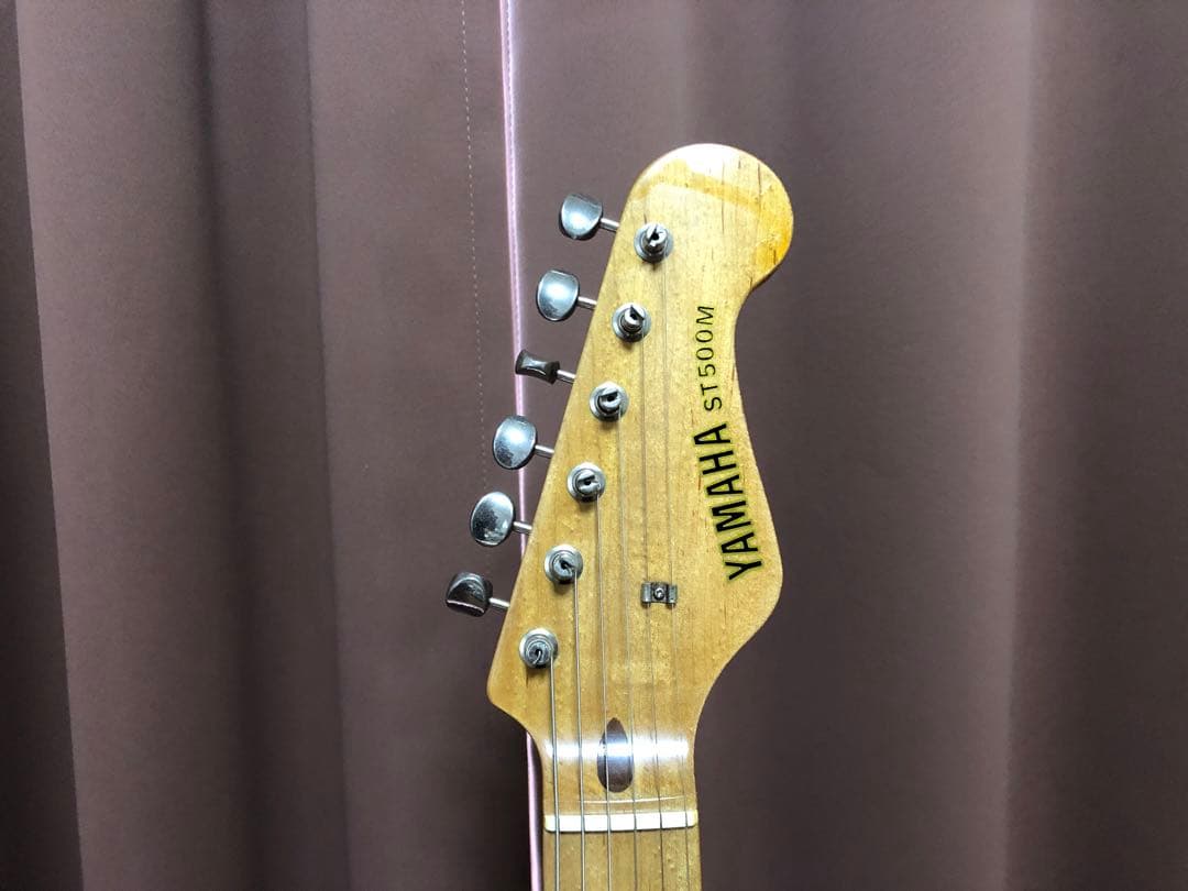 YAMAHA ST500M エレキギター サンバースト　ストラトキャスター