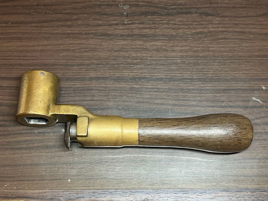 鉄道用ブレーキハンドル