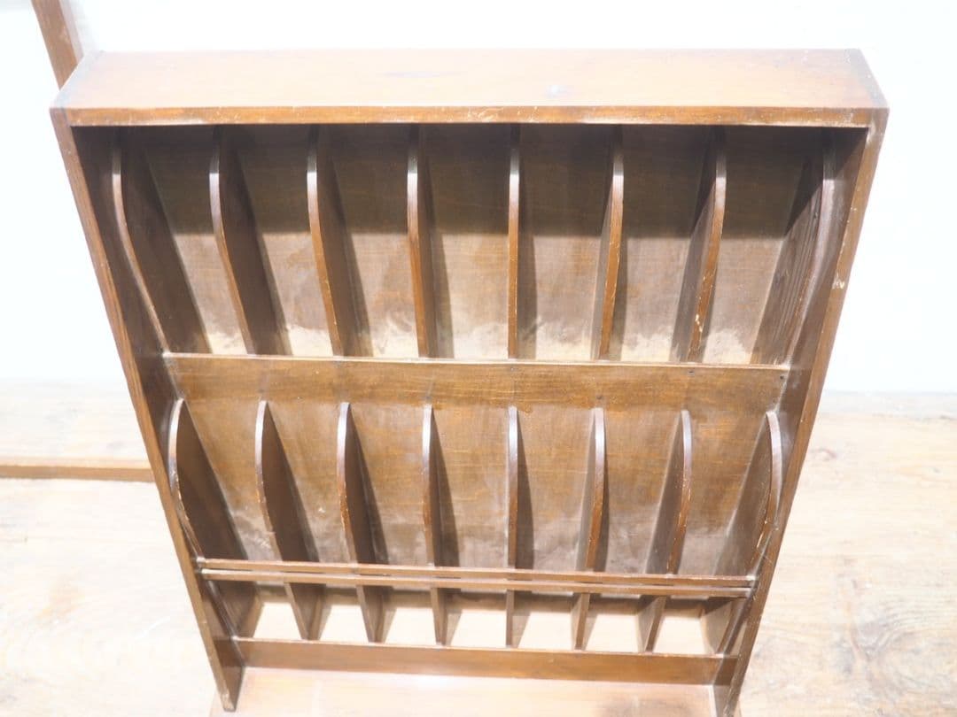1233 昭和レトロ　ガラス蓋付の収納ケース　飾り棚　ラック　古家具　ビンテージ