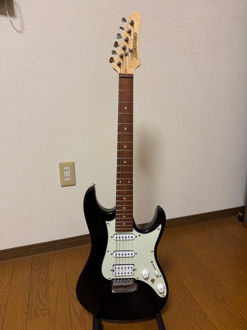 アイバニーズ　IBANEZ AZES40 エレキギター
