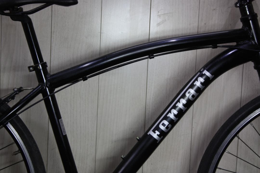 FERRARIフェラーリ 700C アルミ シマノ7速430mm クロスバイク