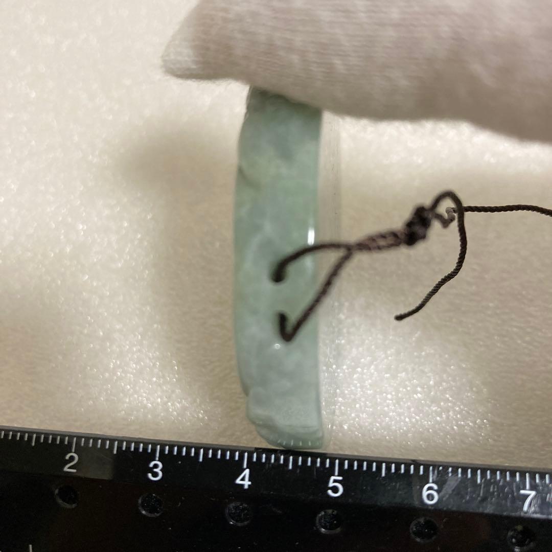 ヒスイ　根付　ペンダントトップ