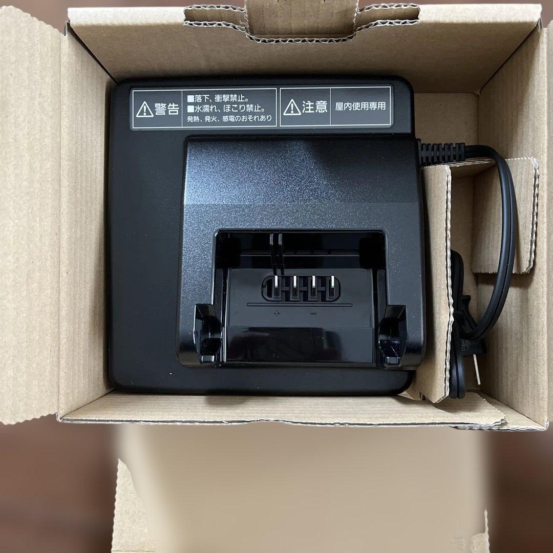 【新品・未利用】Panasonic 電動アシスト自転車 充電器 NKJ074Z