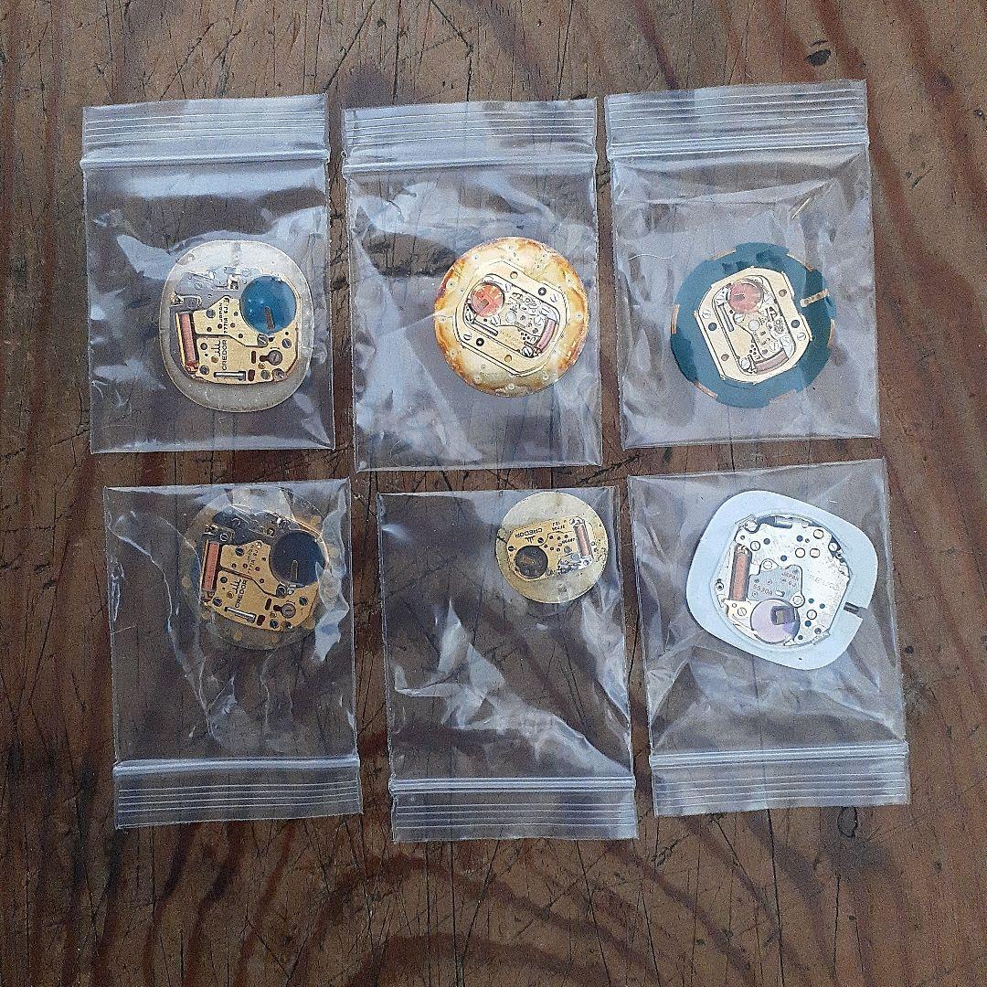 クオーツ時計ムーブメントとジャンク部品セット
