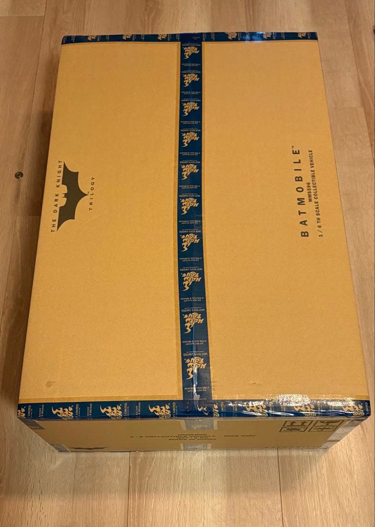 ホットトイズ バットマンビギンズ バットモービル MMS596