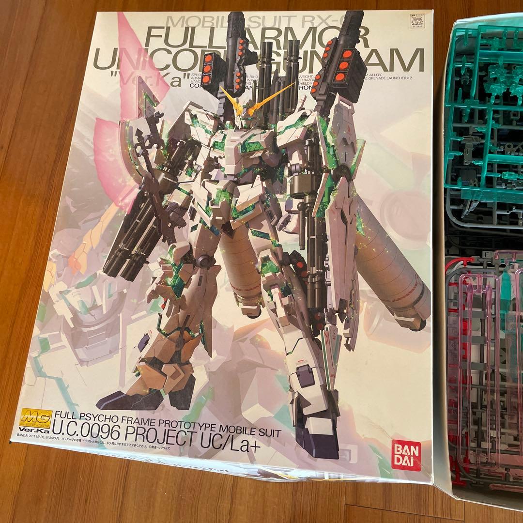 MG Ver.Ka νガンダム完成品＆フルアーマーユニコーン制作途中 デカール有