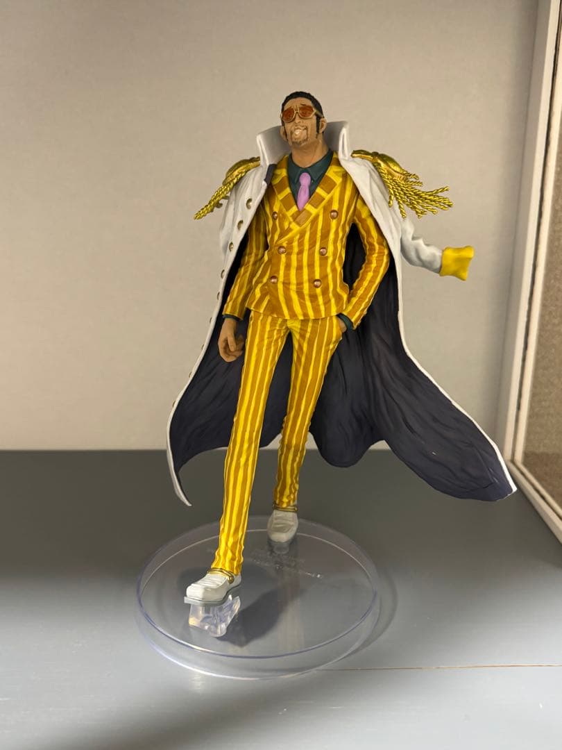 ワンピース一番くじ 絶対的正義 フィギュア4体セット➕Ｅ賞付き