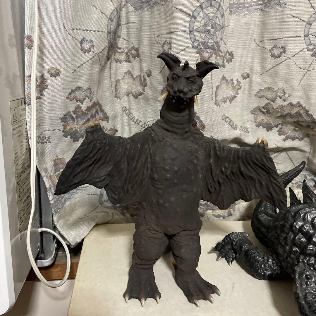 怪獣フィギュア 3体セットウルトラマン怪獣無法地帯