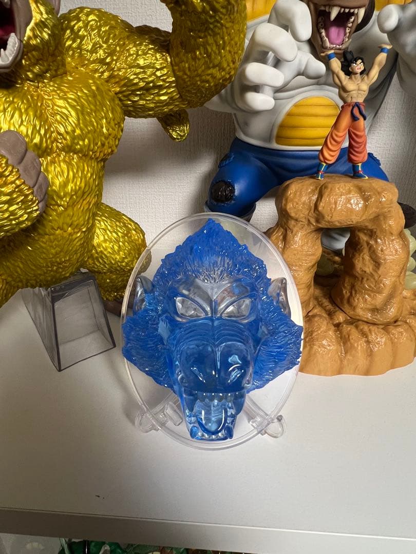 大人気！大猿フィギュア三体セット！大猿クリアディスプレイ付き♪