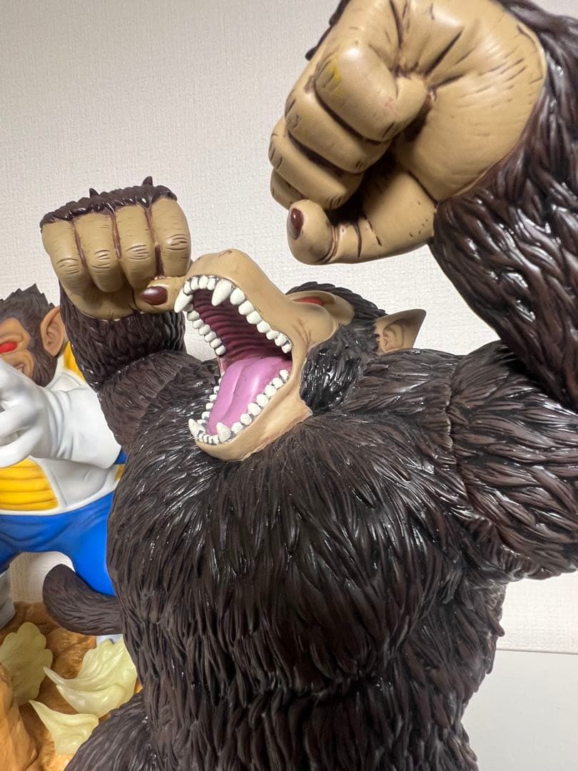 大人気！大猿フィギュア三体セット！大猿クリアディスプレイ付き♪