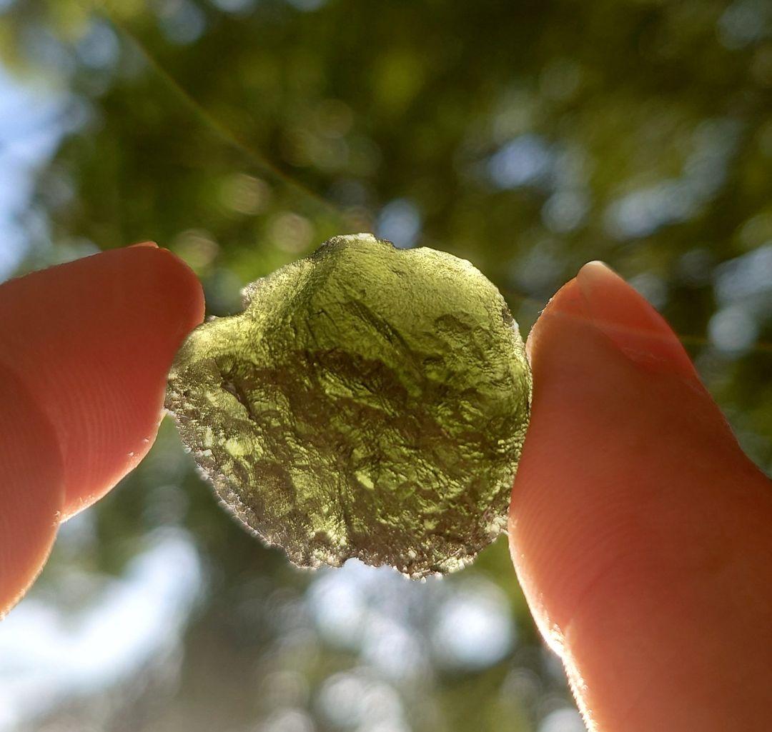 モルダバイト 12.7g 原石 Moldavite ⭐