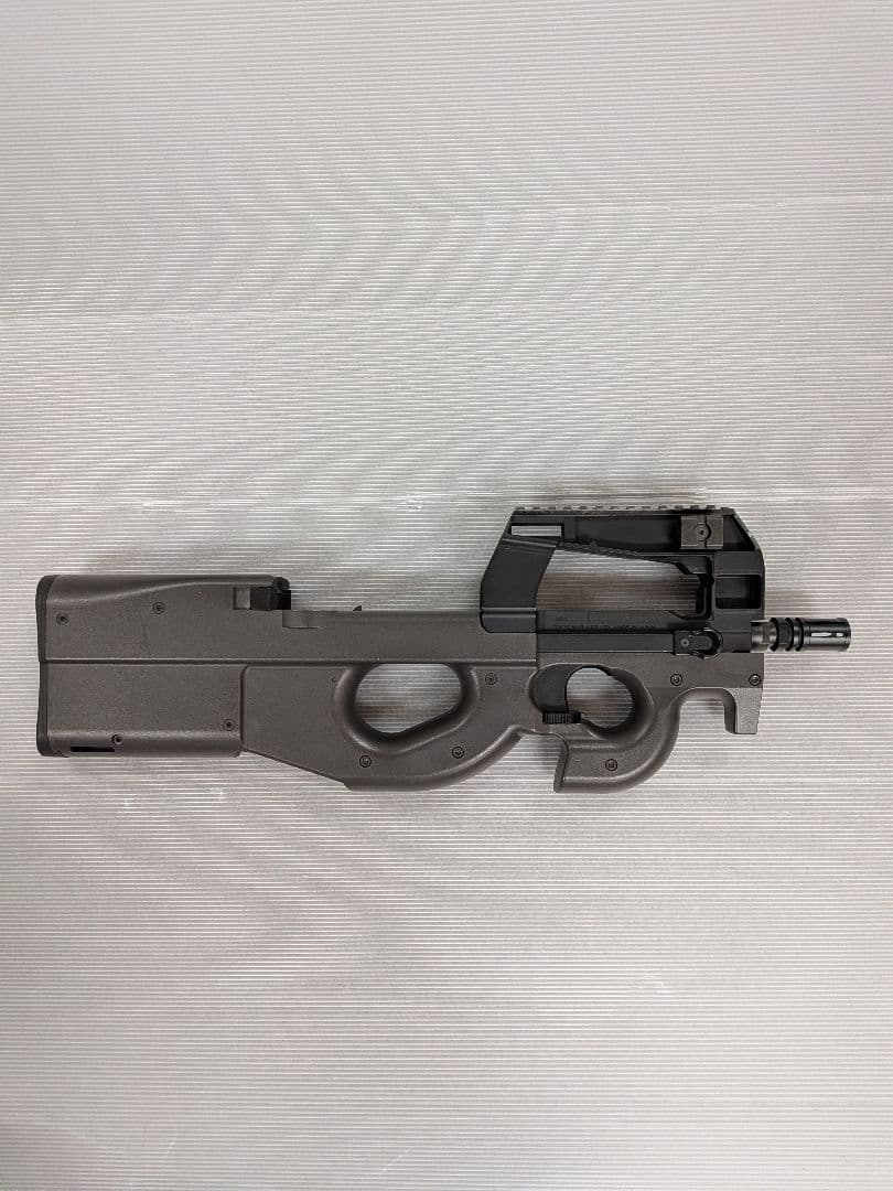 東京マルイ　P90