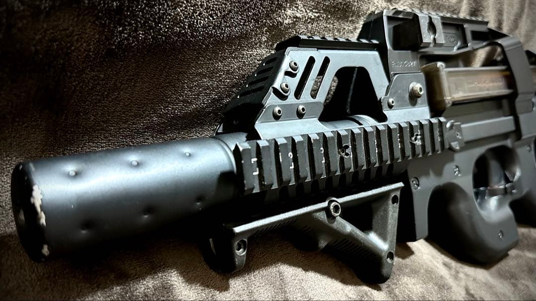 東京マルイ P90 TR カスタム レイルハンドガード アームドマグクリップ 等