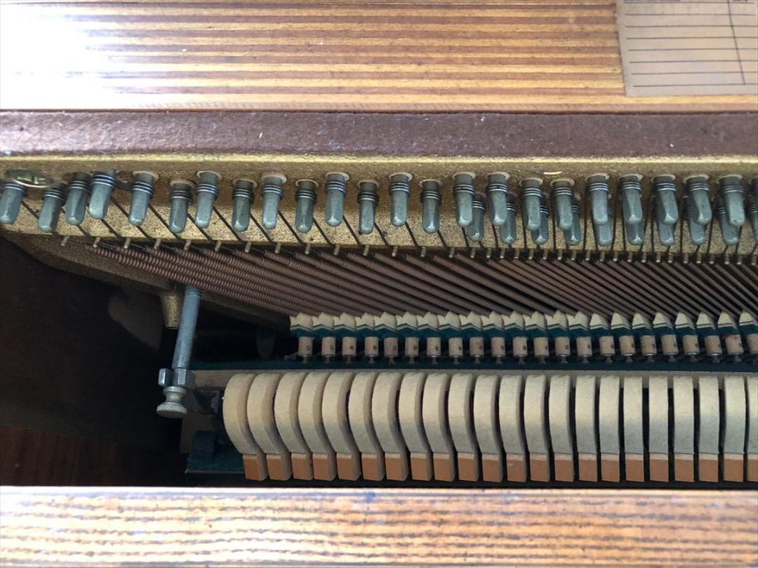 アメリカ製　アップライトピアノ　EVERETT エヴェレット　現状渡し　椅子付き