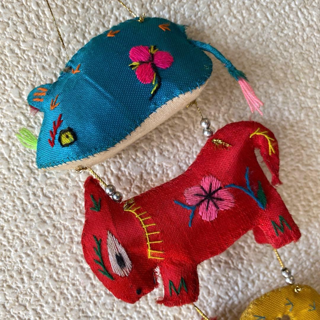 吊るし十二支 サテン古刺繍 壁飾り 笑福護符 ゾディアック魔除 中国製ビンテージ