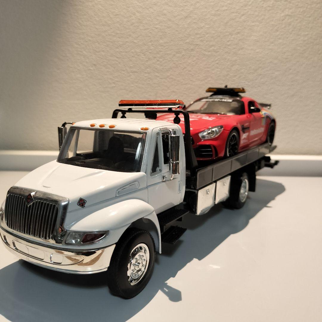 1/24 ミニカー インターナショナル 積載車 レッカー車 ホワイト