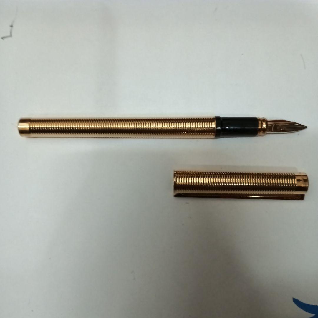 d*7様 S.T. Dupont ゴールド万年筆 専用箱付き