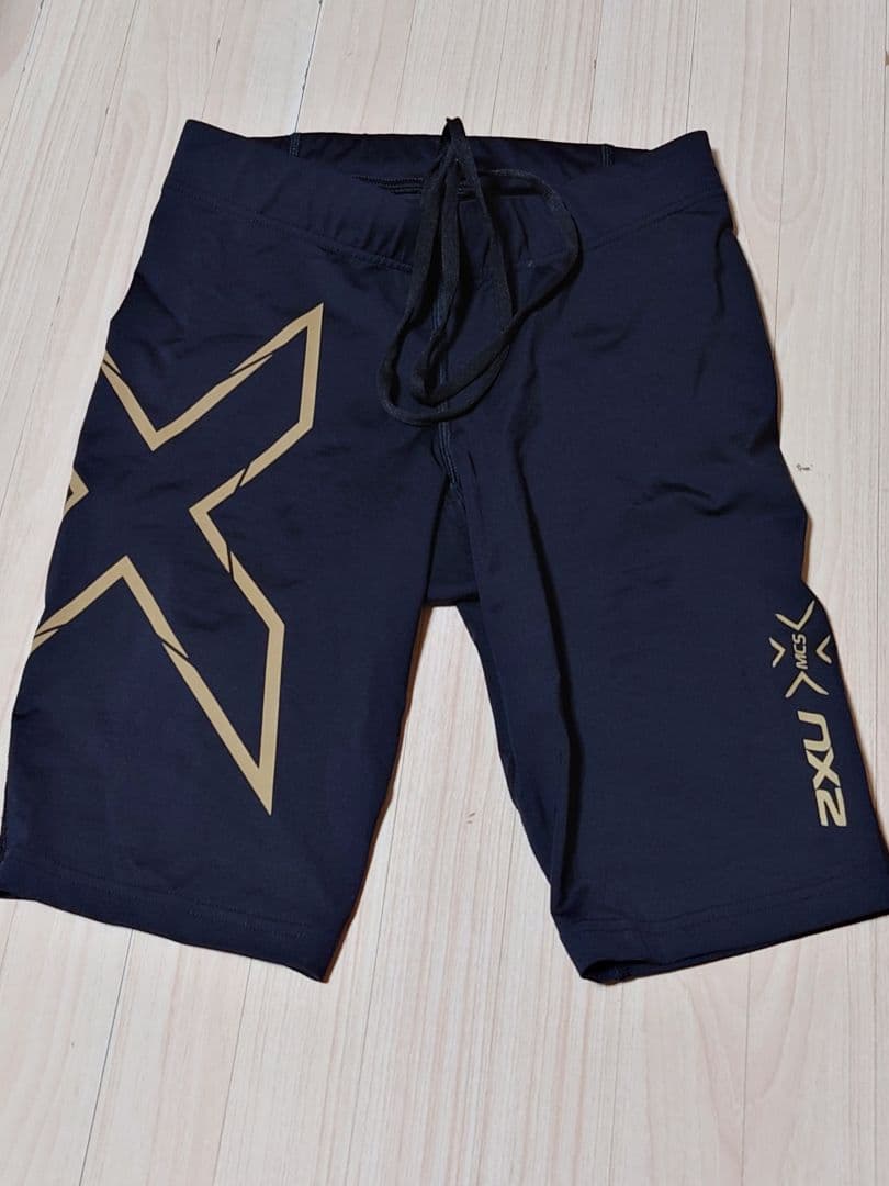 2XU スパッツXXSウィメンズ　黒・金