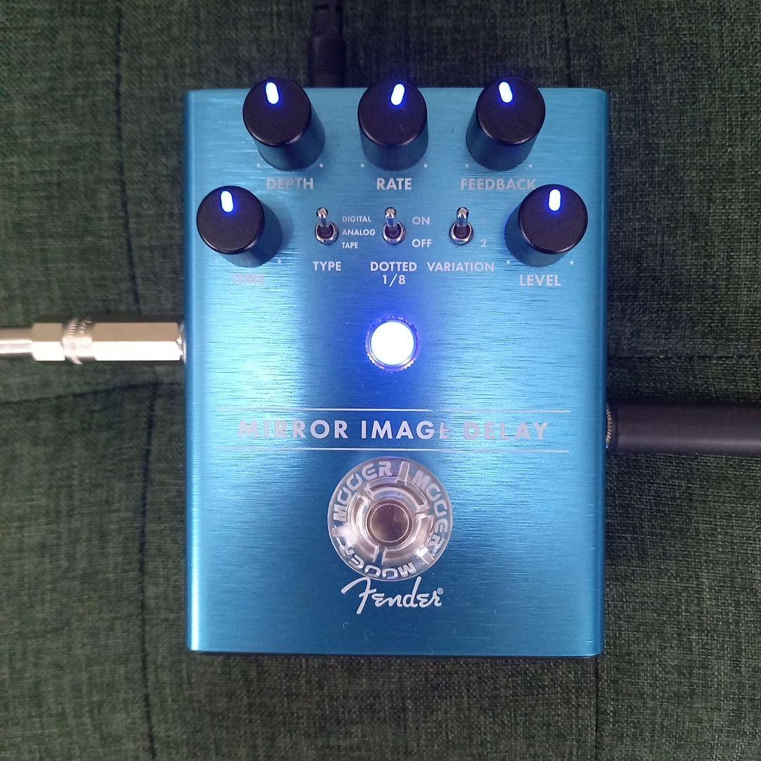 『美品』Fender MIRROR IMAGE DELAY エフェクター