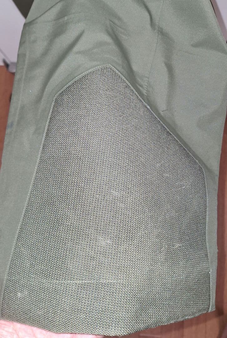 Arc'teryx GORE-TEX セイバーパンツ カーキ