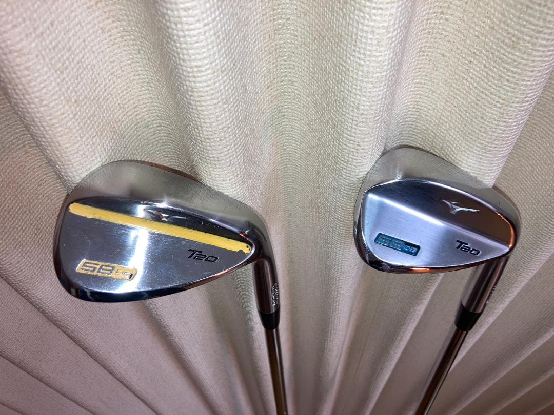 ウェッジ二本、クラブケース（サブバッグ）と練習ボール他