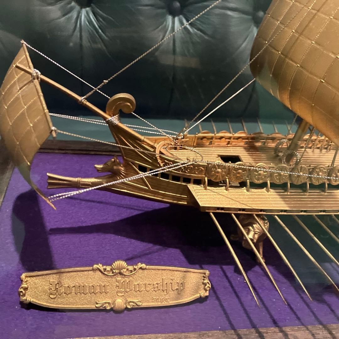 古代ギリシア軍艦　ガレー船　三段櫂船　帆船模型　ケース付き置物　ヴィンテージ品