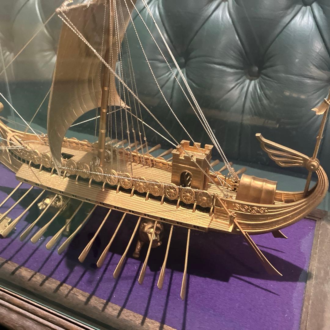 古代ギリシア軍艦　ガレー船　三段櫂船　帆船模型　ケース付き置物　ヴィンテージ品