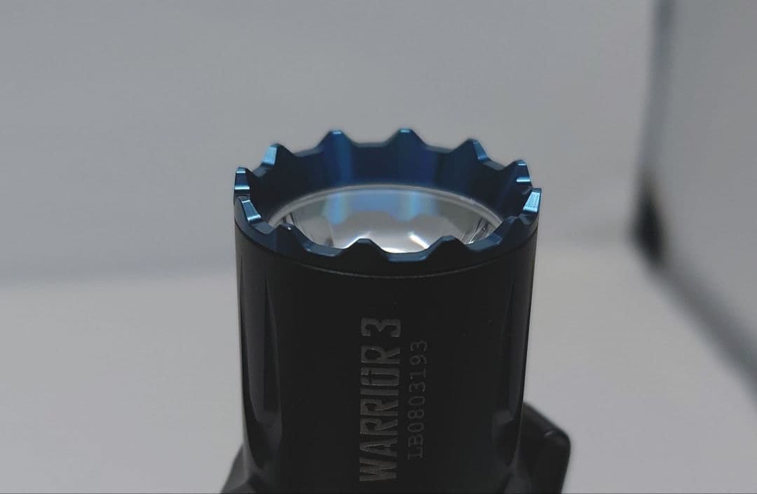 Olight Warrior 3 タクティカルライト