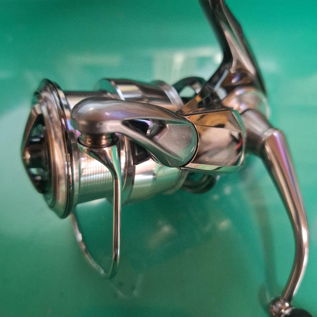 最高峰　ダイワ　　２２　イグジスト　LT2500S-XH　EXIST　展示品