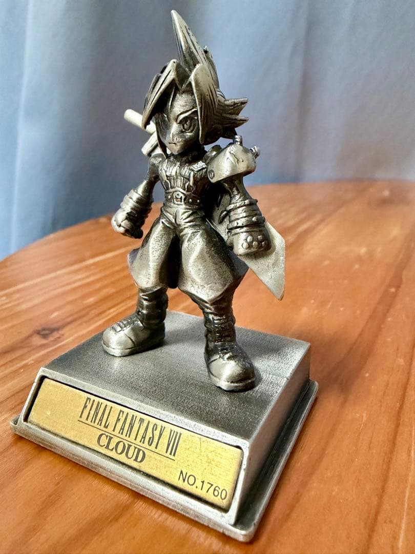 FINAL FANTASY VII クラウド フィギュア