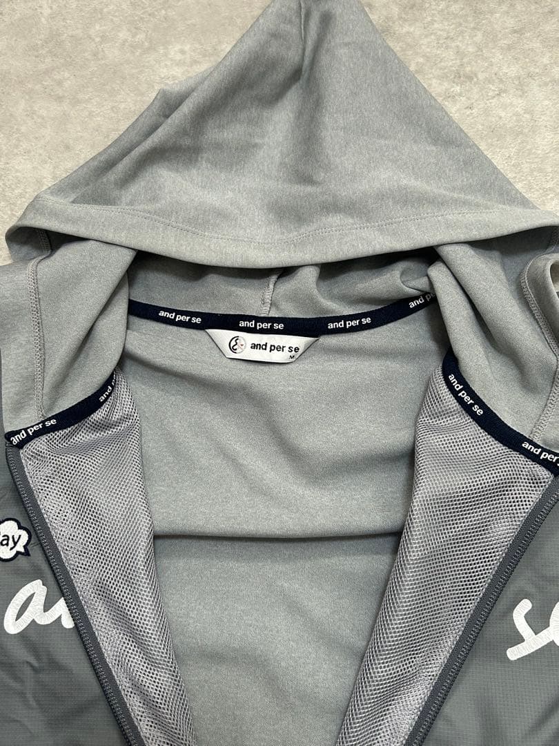 未使用 and per se アンパスィ ゴルフ ジャンバー グレー M 切替